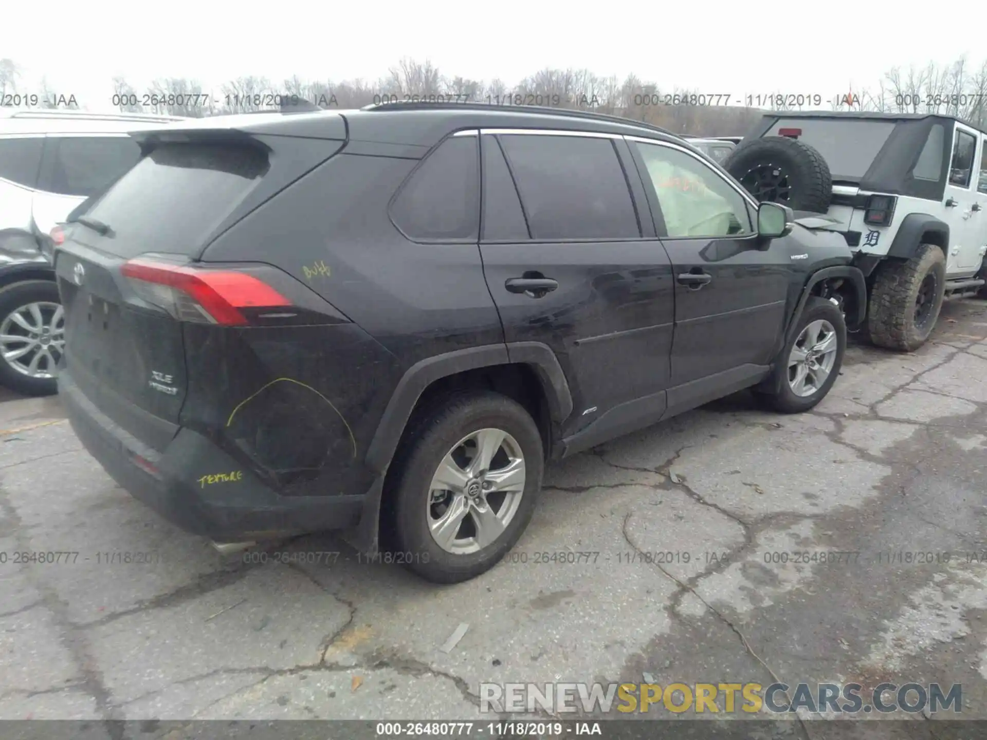 4 Photograph of a damaged car JTMRWRFV9KD504166 TOYOTA RAV4 2019