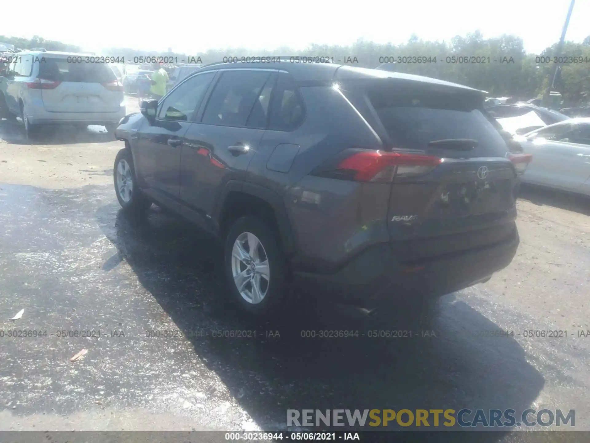 3 Photograph of a damaged car JTMRWRFV9KD505625 TOYOTA RAV4 2019