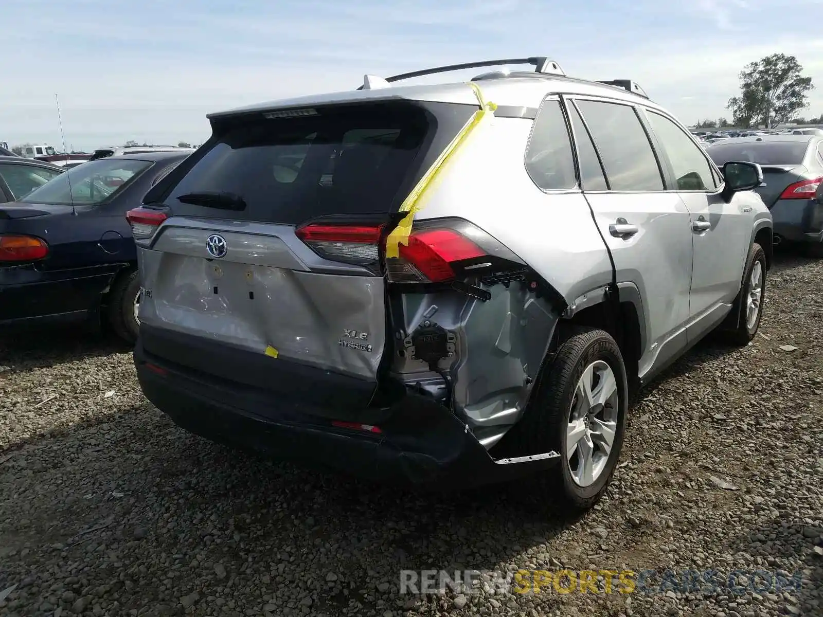 4 Фотография поврежденного автомобиля JTMRWRFVXKD003500 TOYOTA RAV4 2019