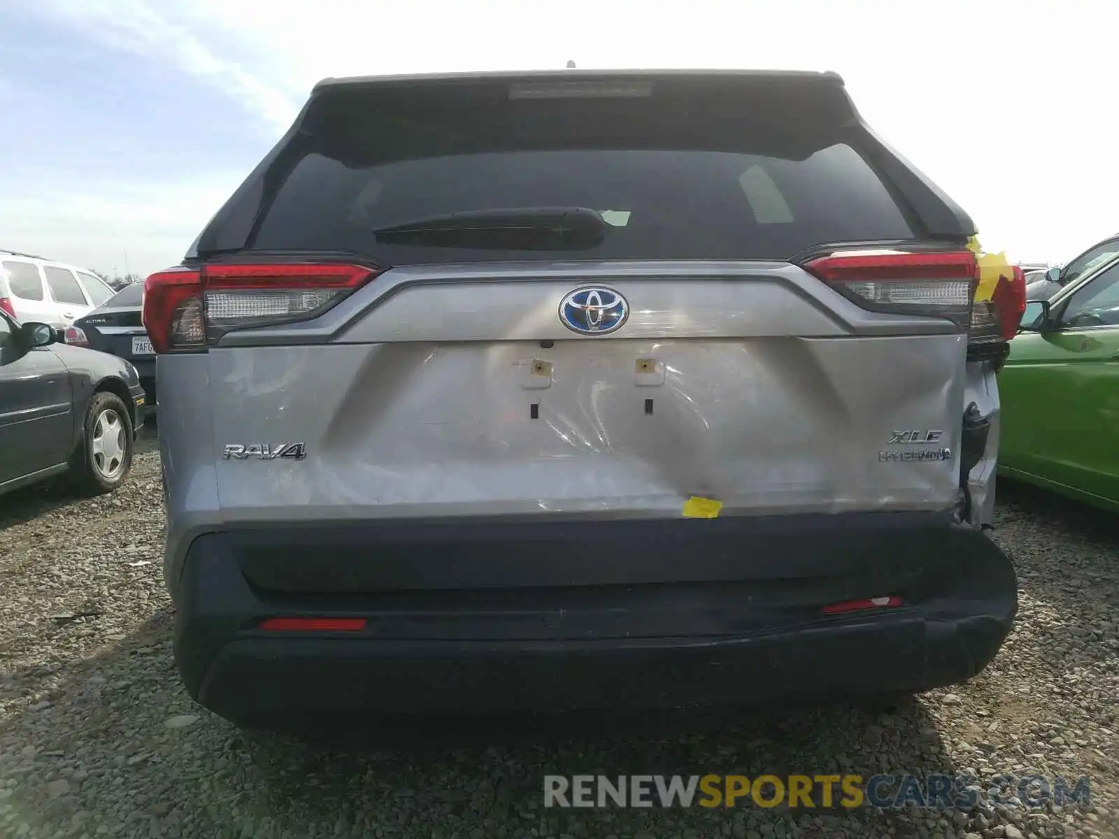 9 Photograph of a damaged car JTMRWRFVXKD003500 TOYOTA RAV4 2019