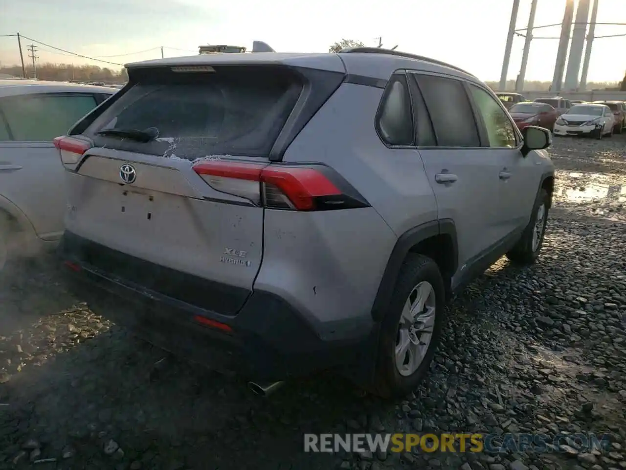 4 Photograph of a damaged car JTMRWRFVXKD012844 TOYOTA RAV4 2019