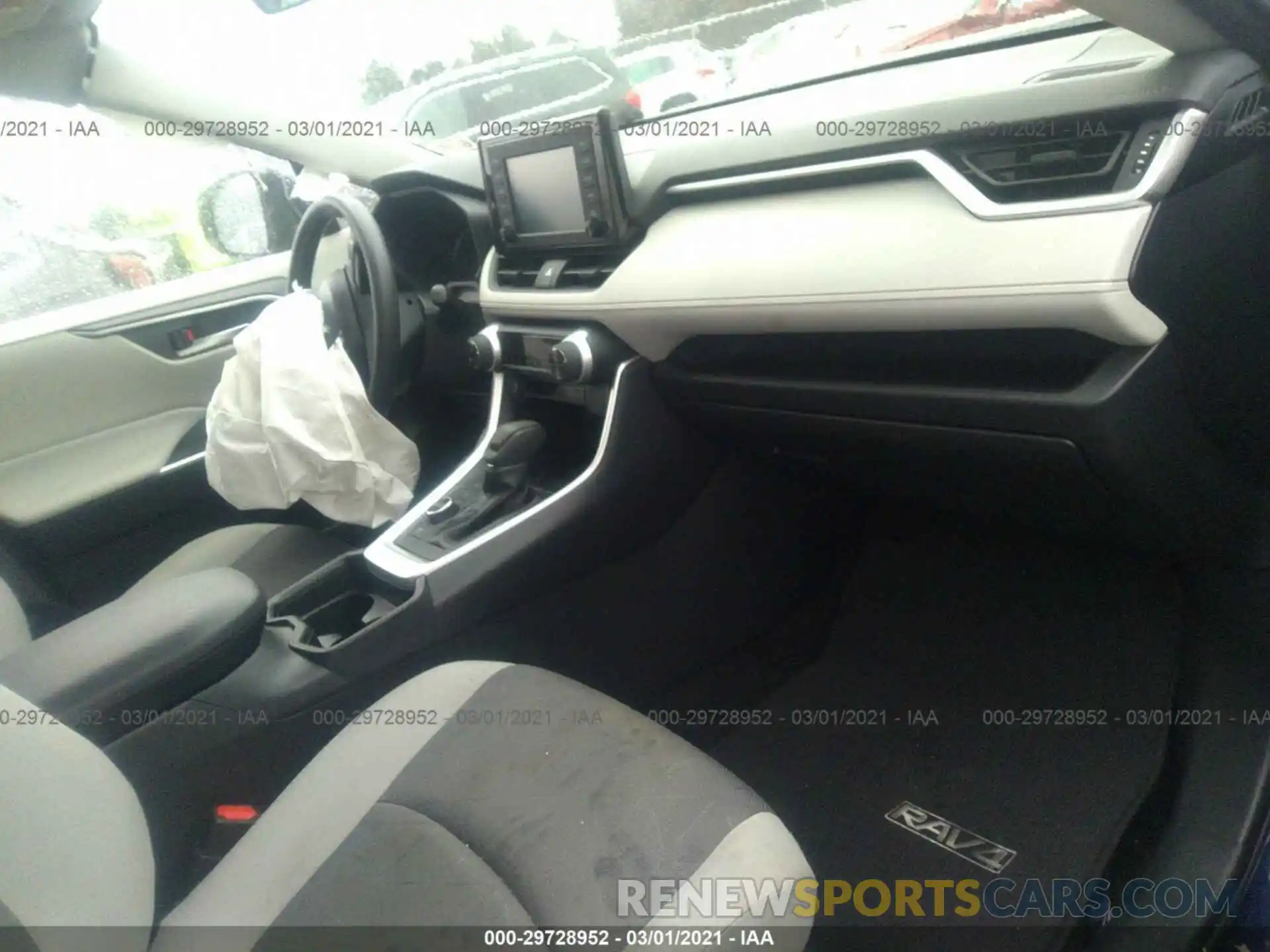 5 Photograph of a damaged car JTMRWRFVXKD014366 TOYOTA RAV4 2019