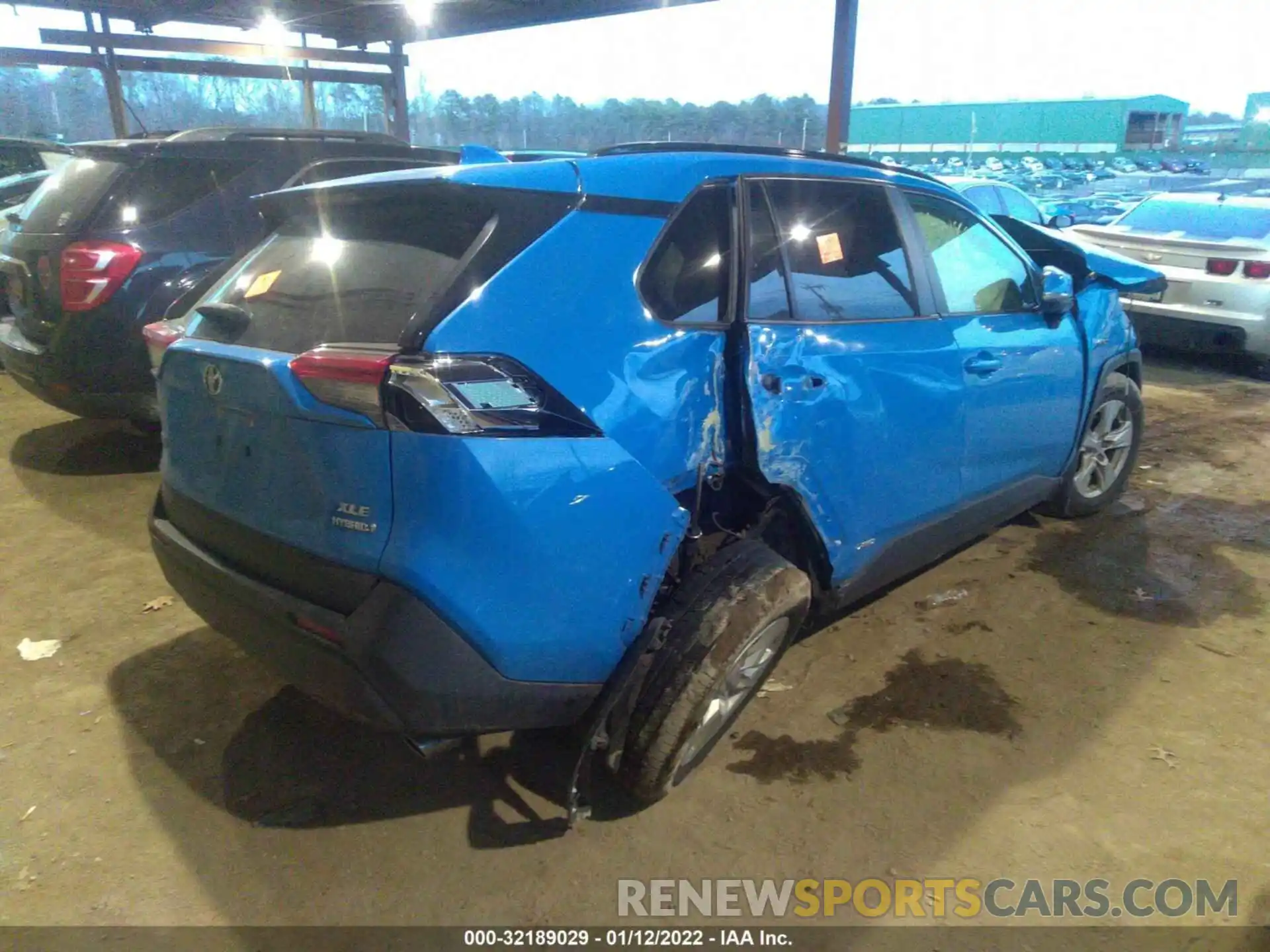 4 Photograph of a damaged car JTMRWRFVXKD016991 TOYOTA RAV4 2019