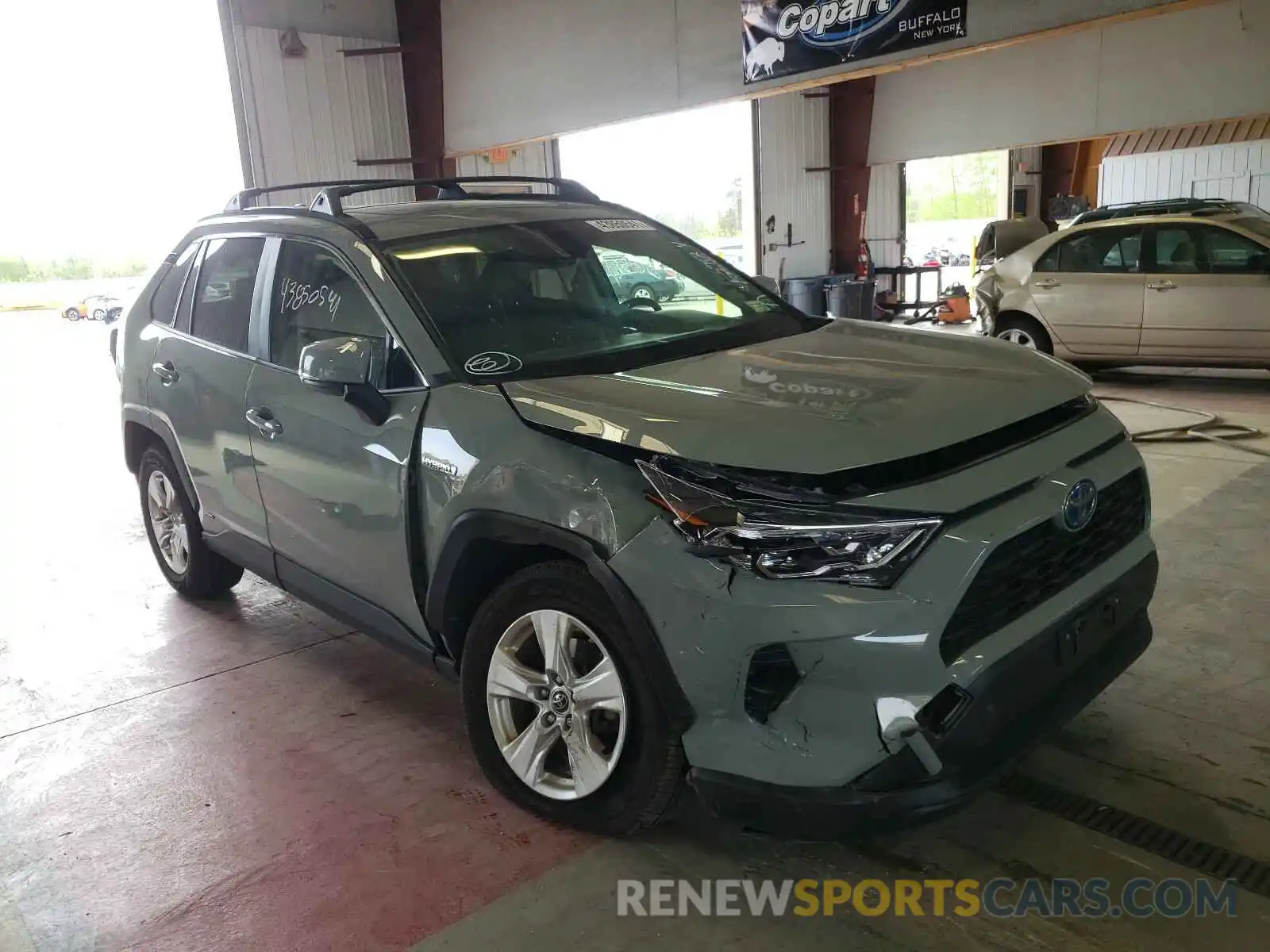 1 Фотография поврежденного автомобиля JTMRWRFVXKD026050 TOYOTA RAV4 2019