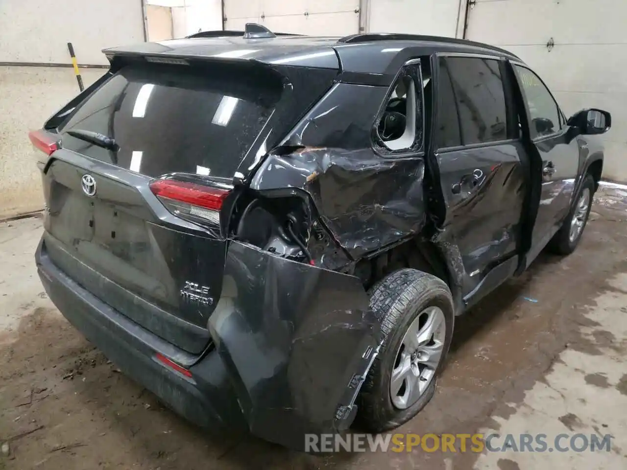 4 Photograph of a damaged car JTMRWRFVXKD027201 TOYOTA RAV4 2019