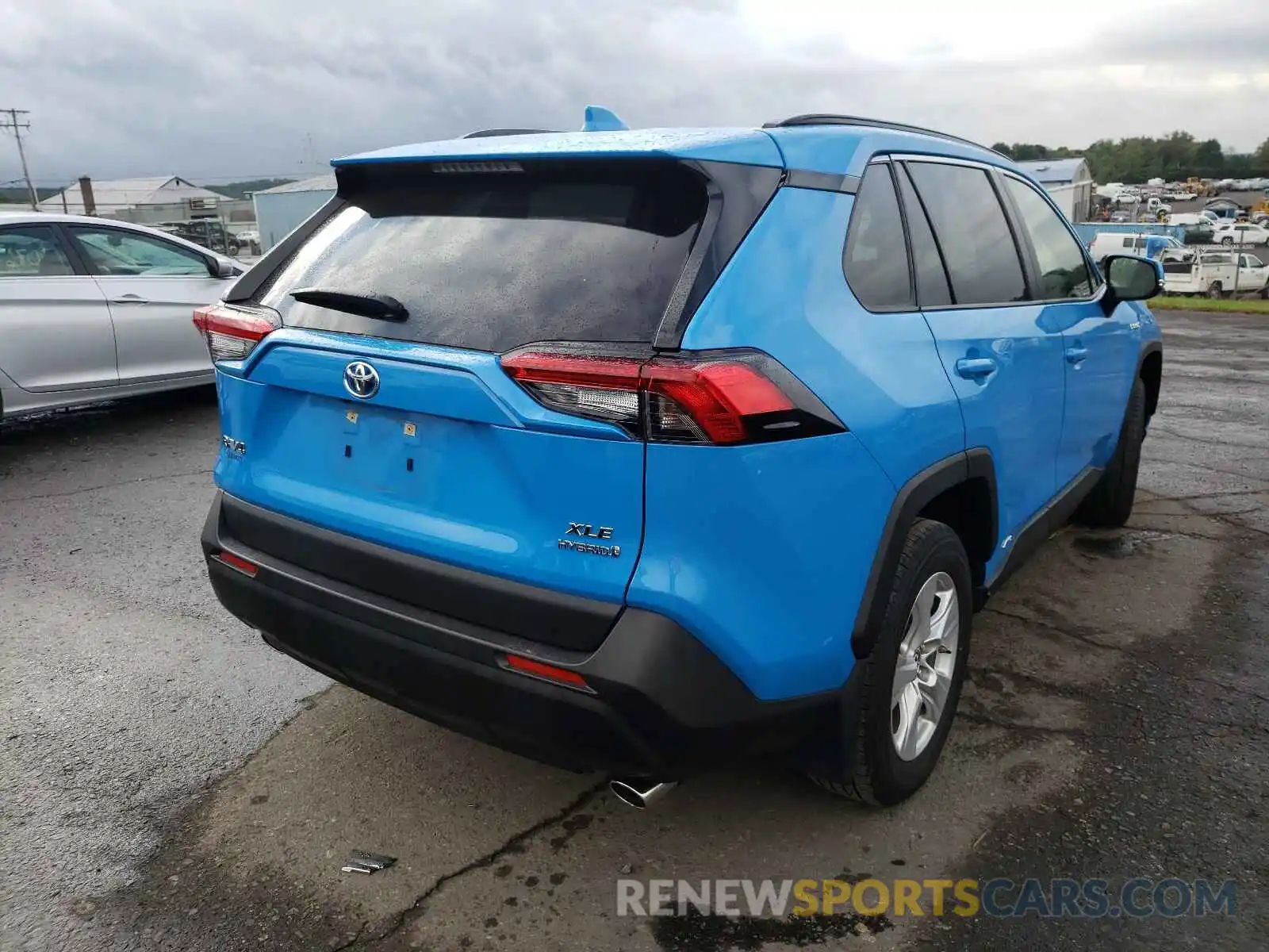 4 Photograph of a damaged car JTMRWRFVXKD030003 TOYOTA RAV4 2019