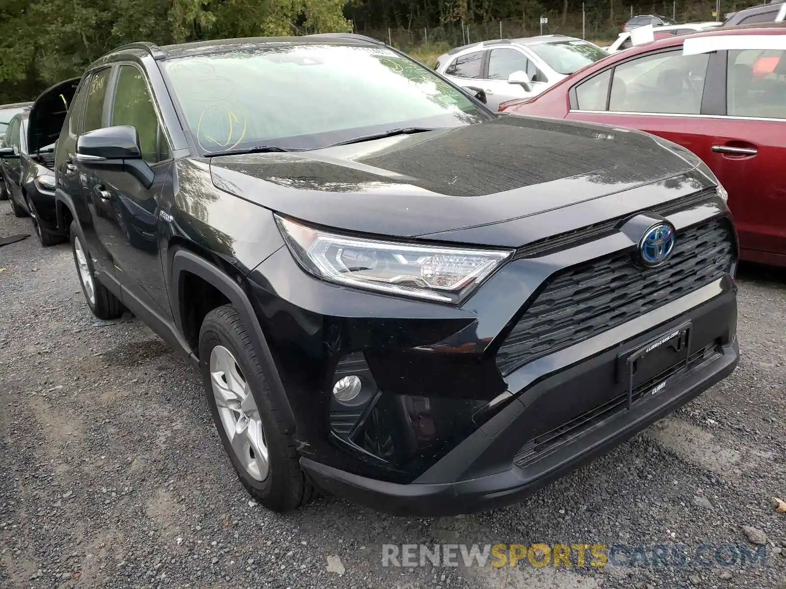 1 Photograph of a damaged car JTMRWRFVXKD033077 TOYOTA RAV4 2019