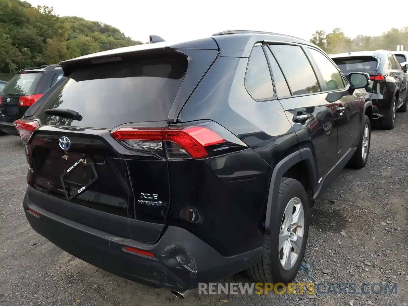 4 Photograph of a damaged car JTMRWRFVXKD033077 TOYOTA RAV4 2019