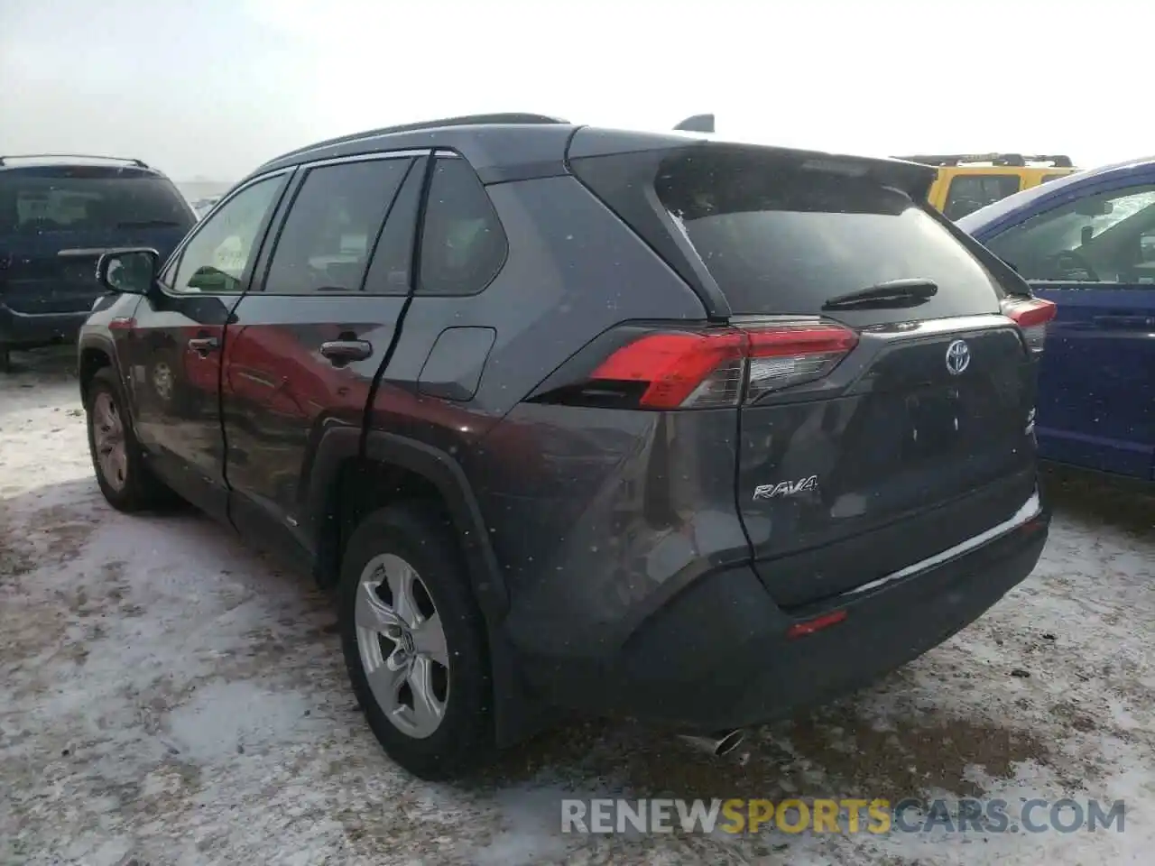 3 Фотография поврежденного автомобиля JTMRWRFVXKD501356 TOYOTA RAV4 2019