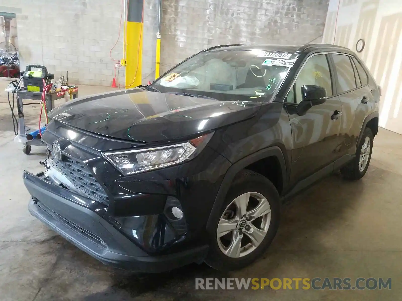 2 Фотография поврежденного автомобиля JTMW1RFV0KD005435 TOYOTA RAV4 2019