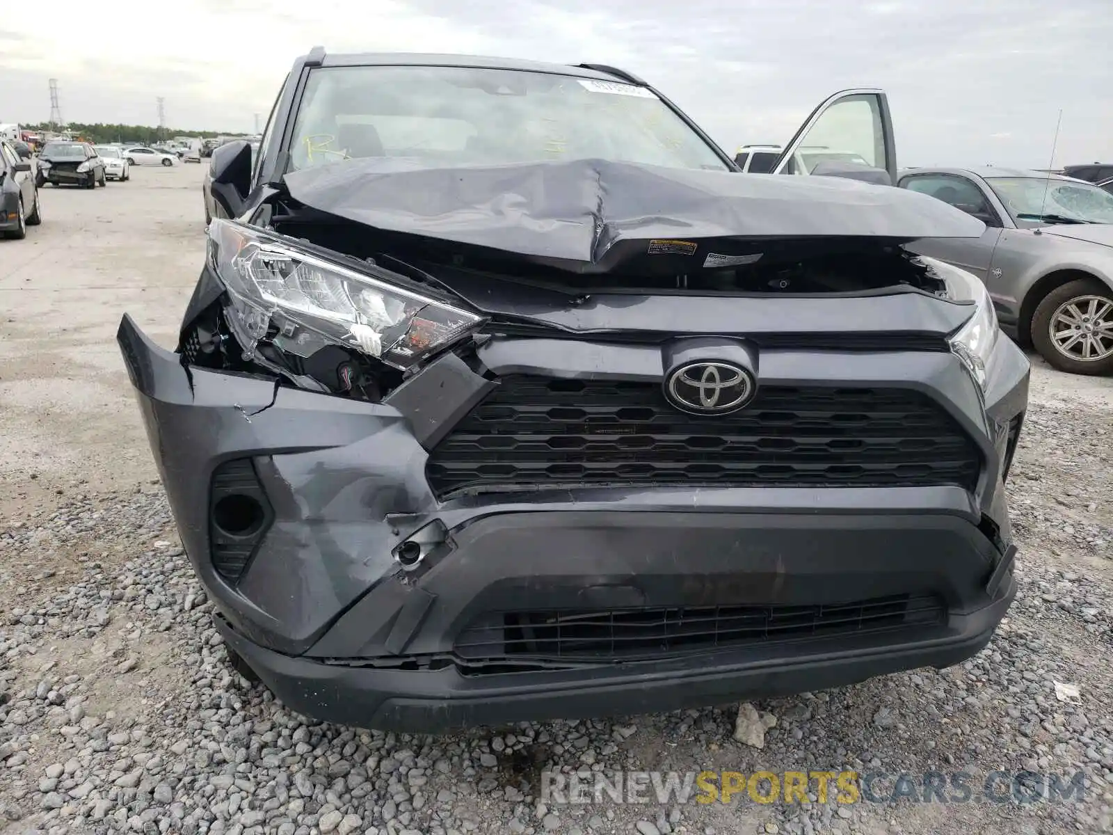 9 Photograph of a damaged car JTMW1RFV0KD011364 TOYOTA RAV4 2019