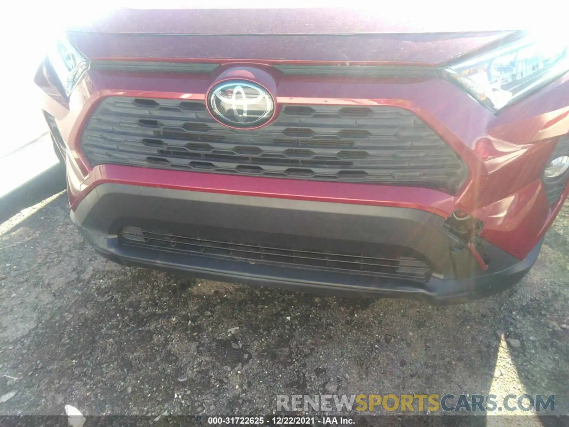 12 Photograph of a damaged car JTMW1RFV0KD011932 TOYOTA RAV4 2019