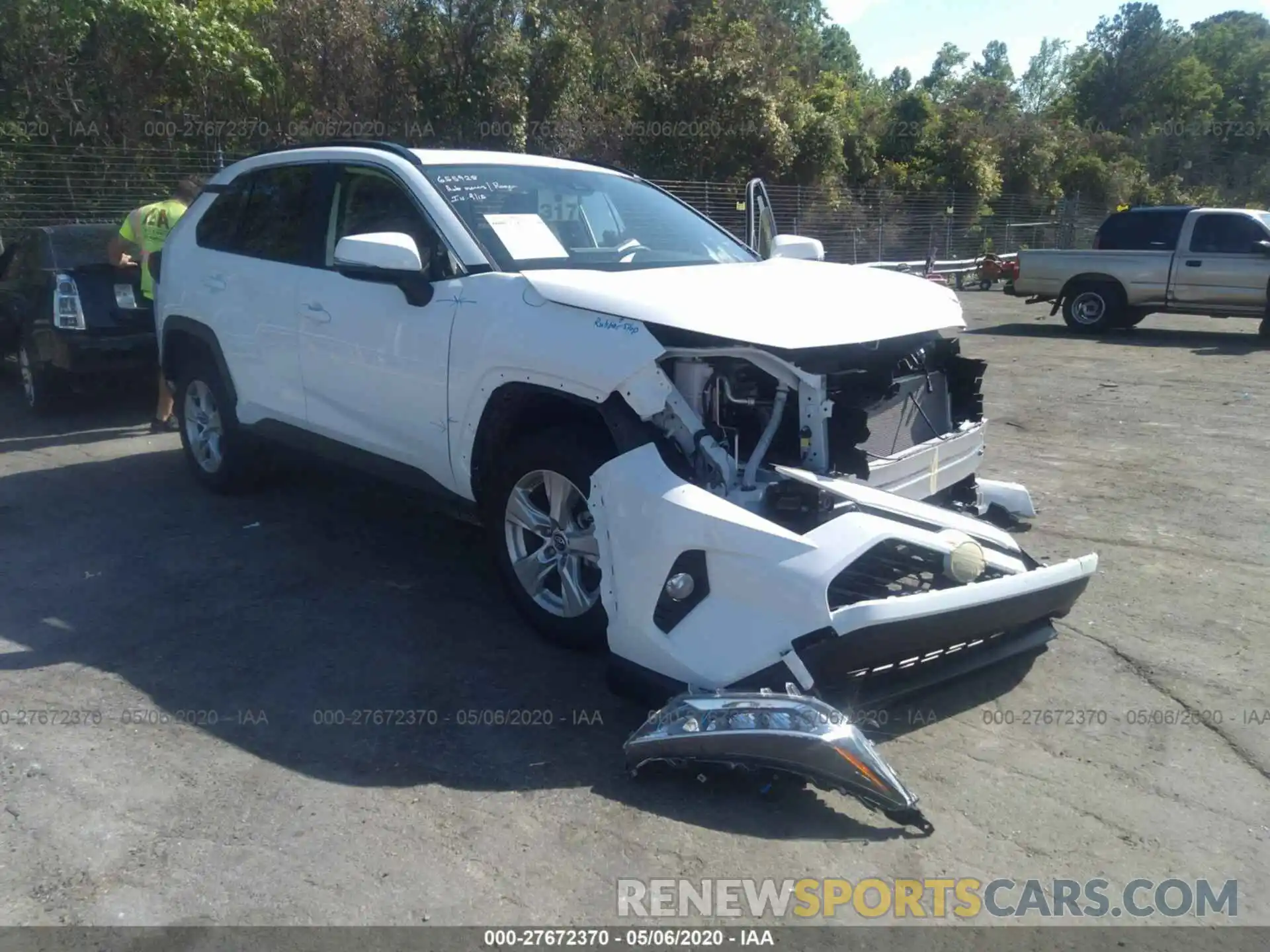 1 Photograph of a damaged car JTMW1RFV0KD016273 TOYOTA RAV4 2019