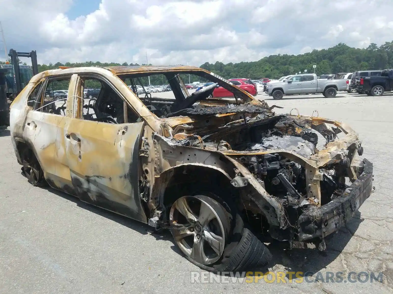 1 Photograph of a damaged car JTMW1RFV0KD016645 TOYOTA RAV4 2019