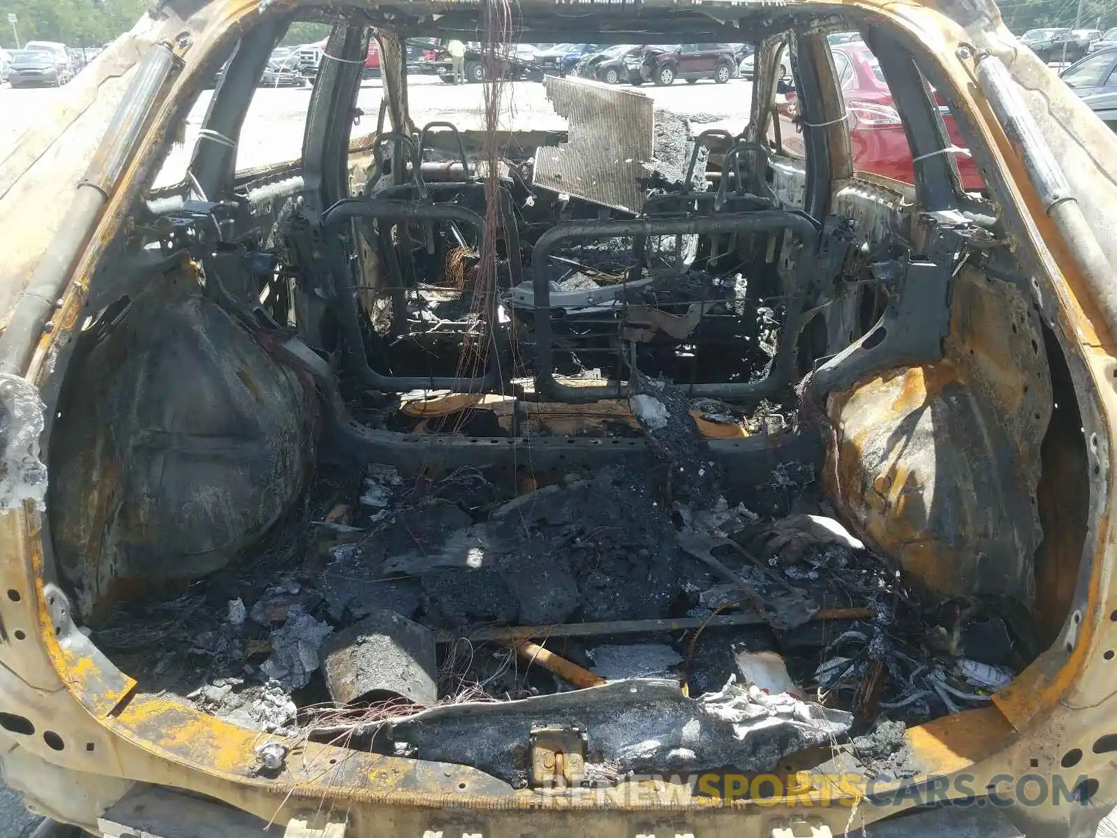 9 Photograph of a damaged car JTMW1RFV0KD016645 TOYOTA RAV4 2019