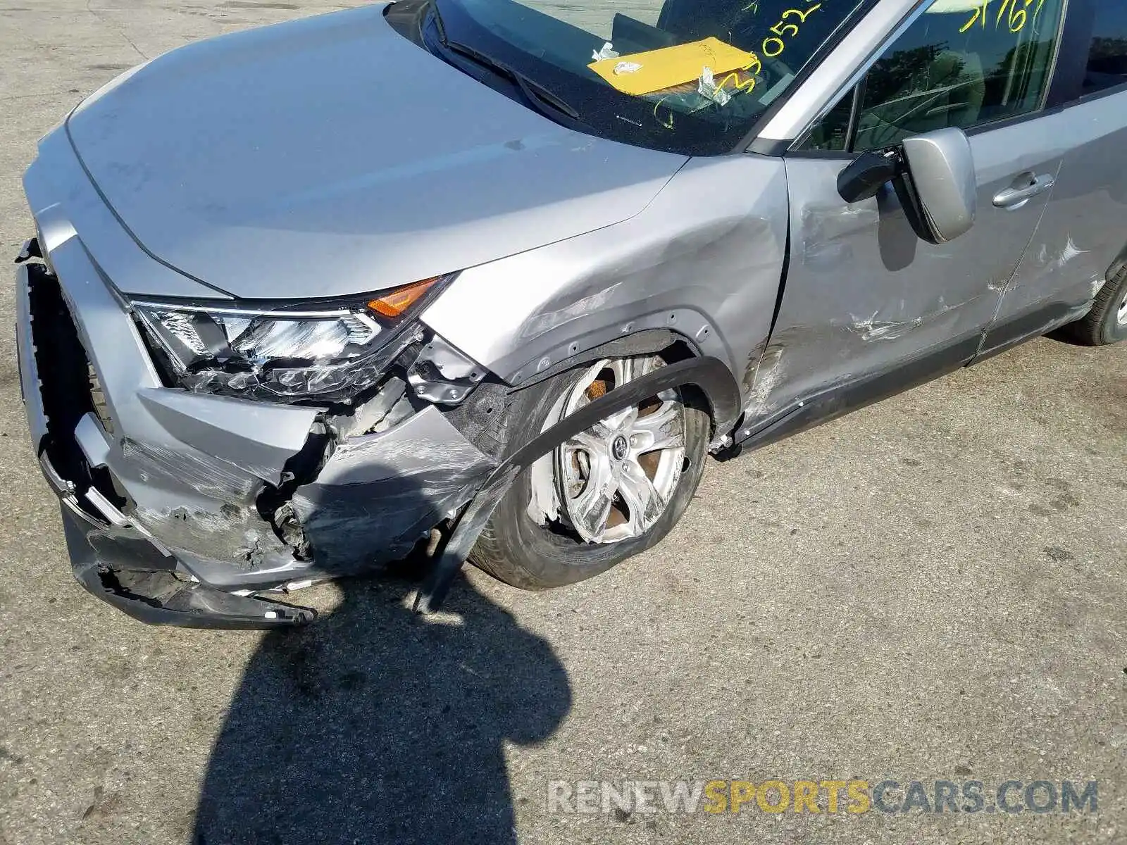 9 Photograph of a damaged car JTMW1RFV0KD017374 TOYOTA RAV4 2019