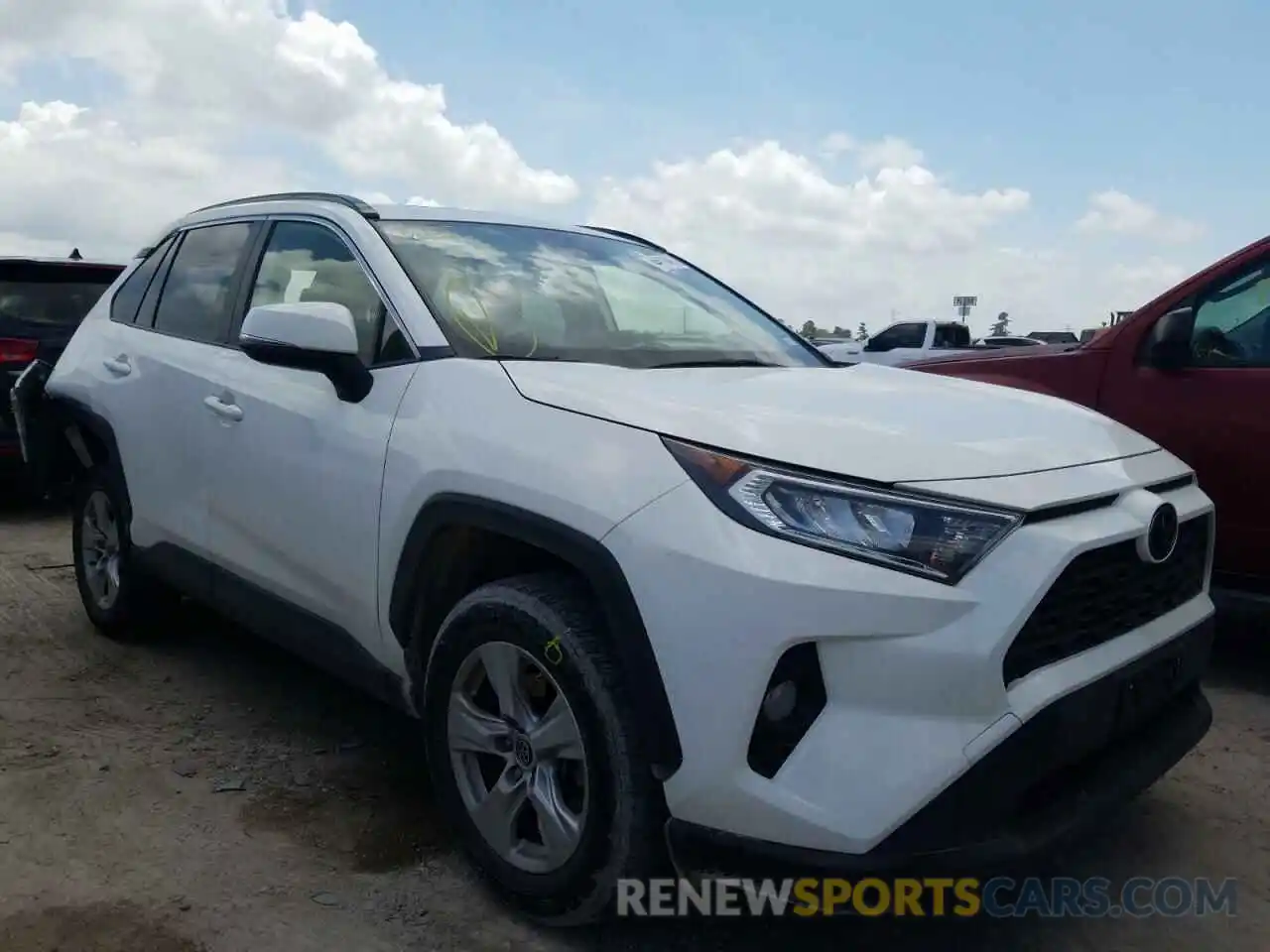 1 Photograph of a damaged car JTMW1RFV0KD031517 TOYOTA RAV4 2019