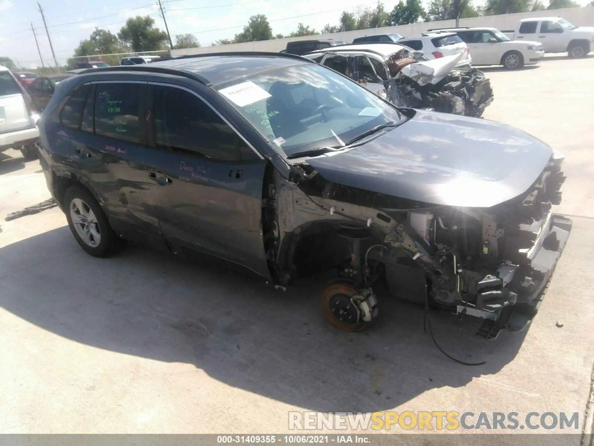 1 Photograph of a damaged car JTMW1RFV0KD032229 TOYOTA RAV4 2019