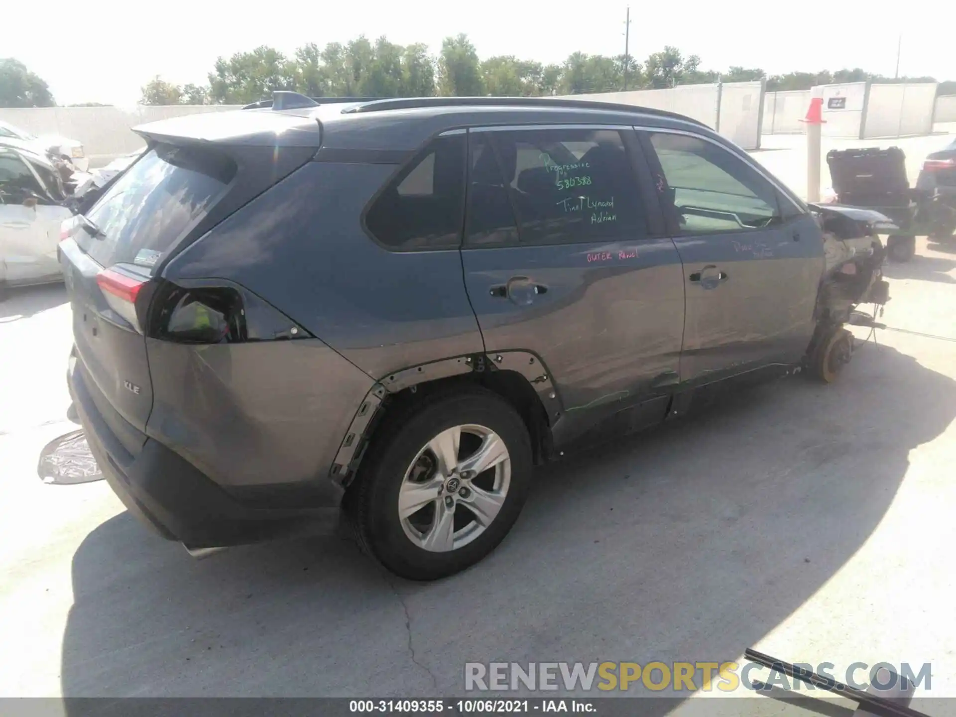 4 Photograph of a damaged car JTMW1RFV0KD032229 TOYOTA RAV4 2019