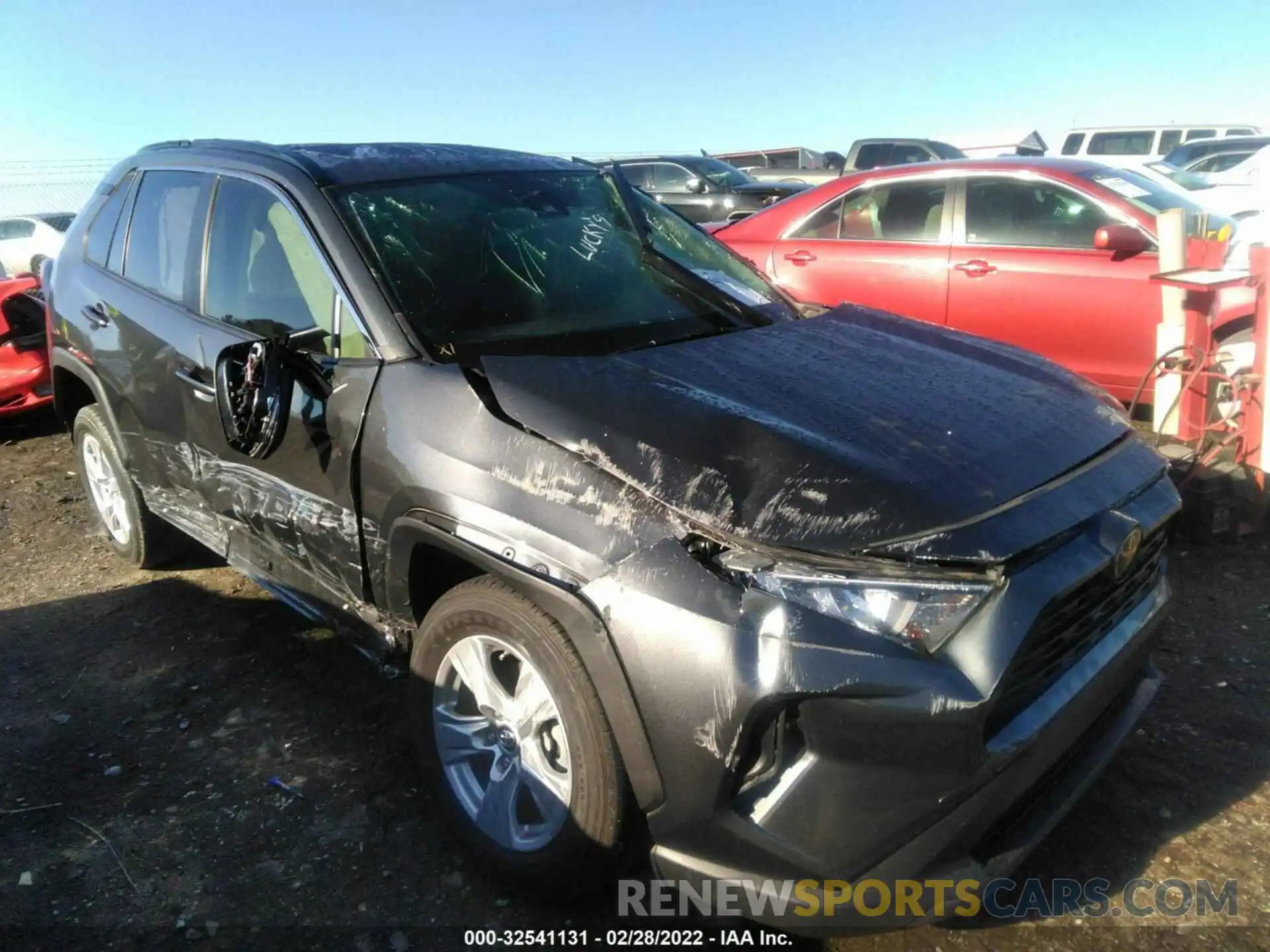 1 Photograph of a damaged car JTMW1RFV0KD035227 TOYOTA RAV4 2019