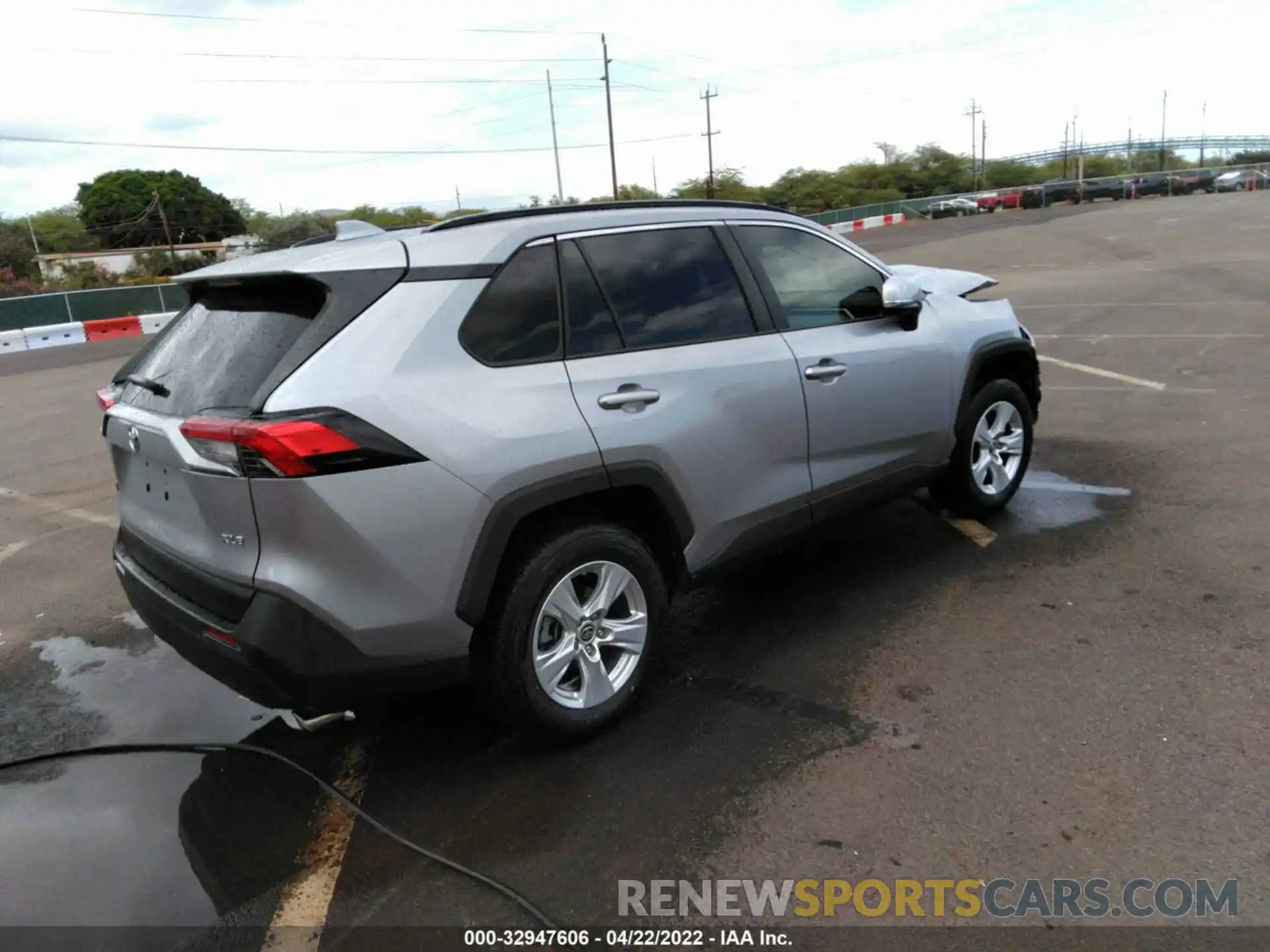 4 Photograph of a damaged car JTMW1RFV0KD038578 TOYOTA RAV4 2019