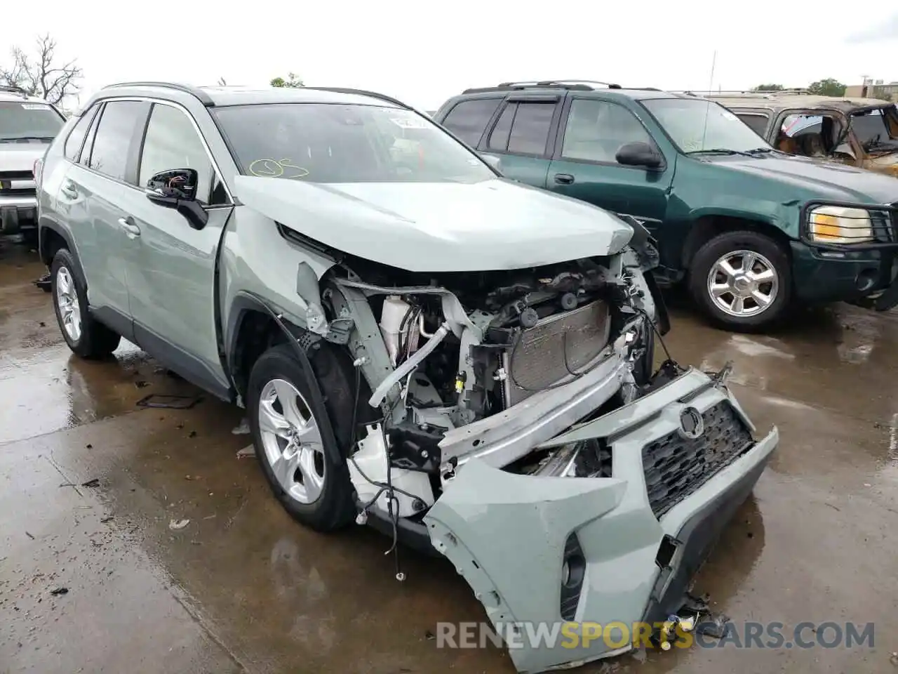 1 Photograph of a damaged car JTMW1RFV0KD501268 TOYOTA RAV4 2019