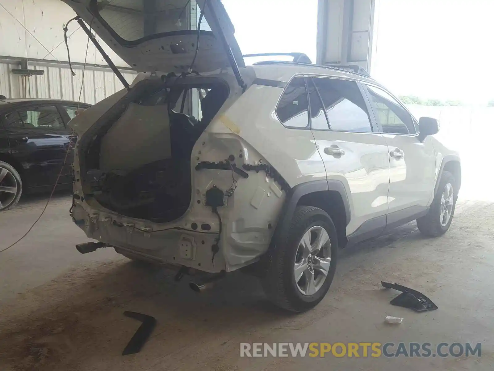 4 Photograph of a damaged car JTMW1RFV0KD505496 TOYOTA RAV4 2019