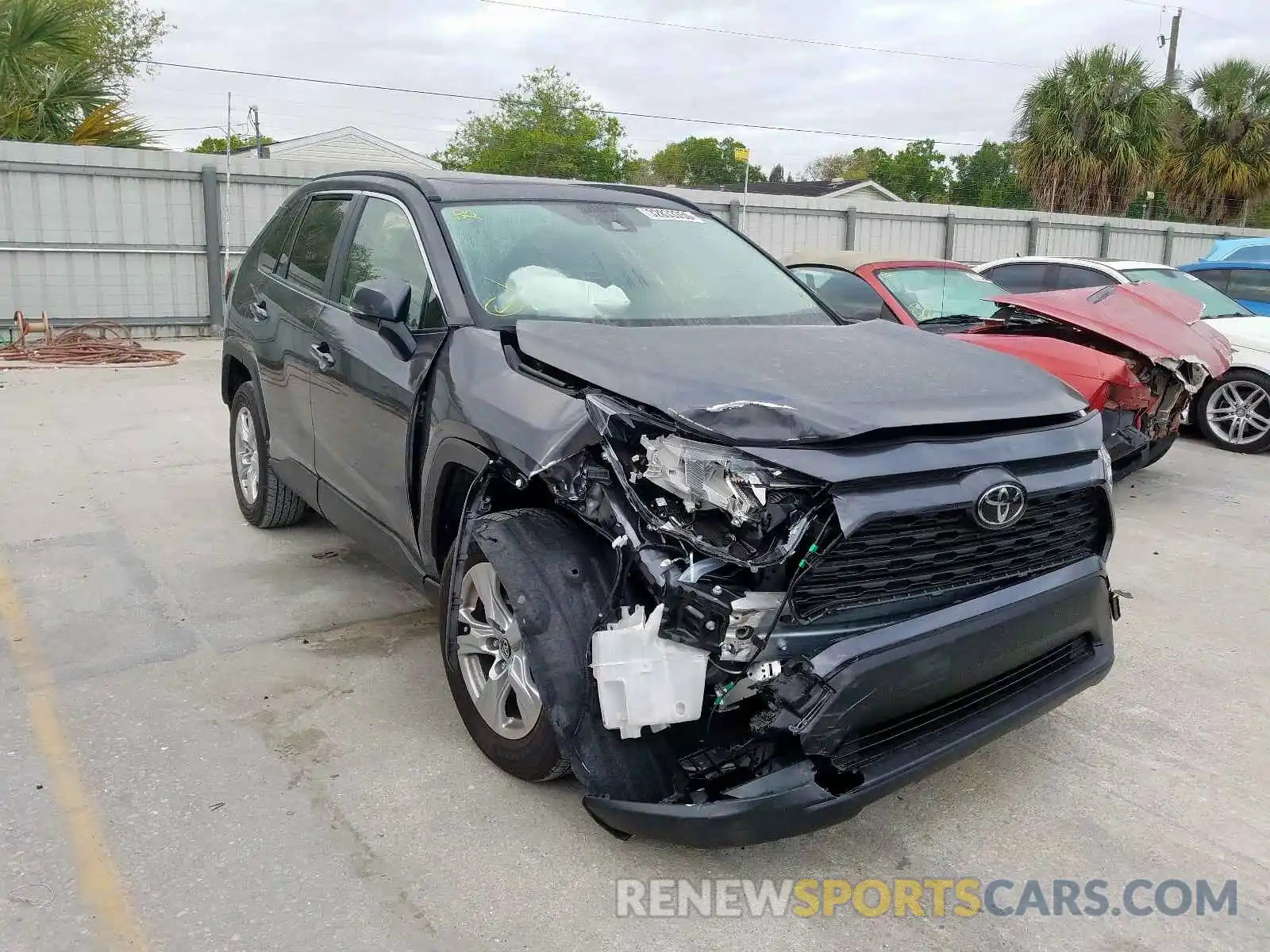 1 Photograph of a damaged car JTMW1RFV0KJ013276 TOYOTA RAV4 2019