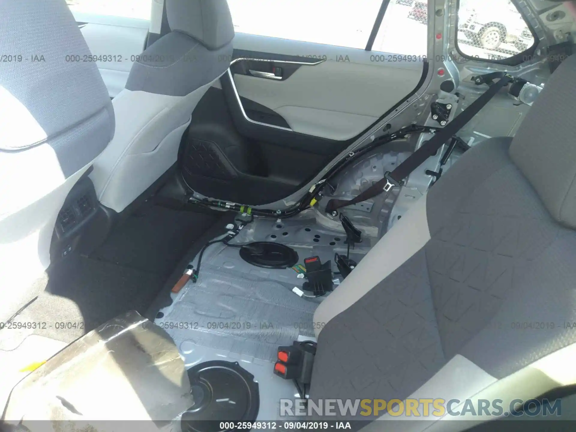 8 Photograph of a damaged car JTMW1RFV1KD013625 TOYOTA RAV4 2019