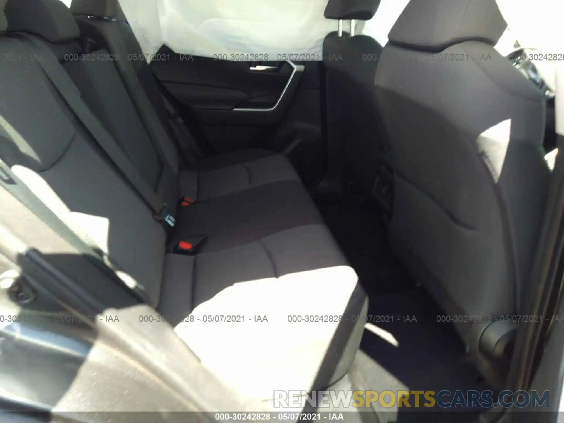 8 Фотография поврежденного автомобиля JTMW1RFV1KD022261 TOYOTA RAV4 2019