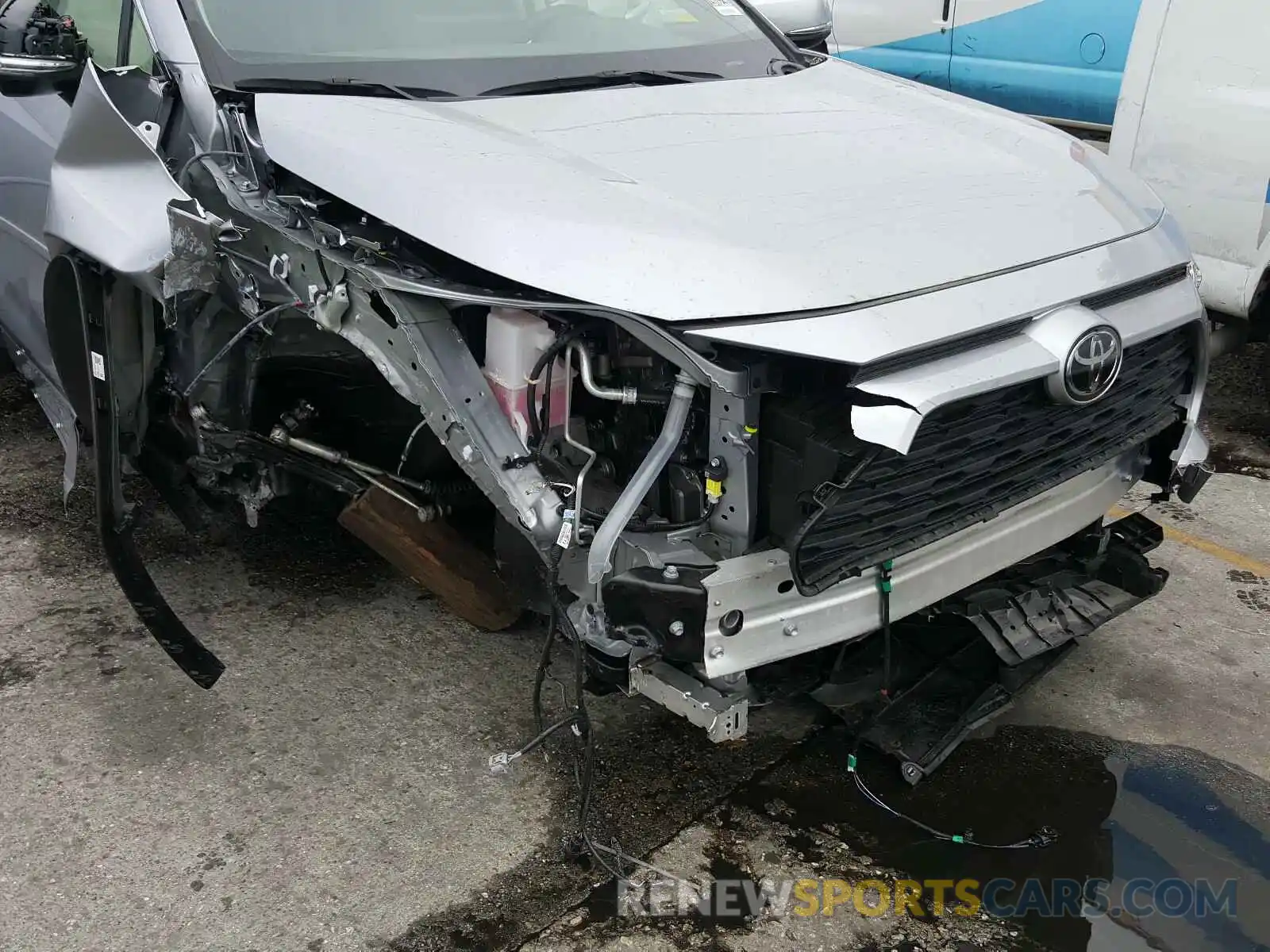 9 Photograph of a damaged car JTMW1RFV1KD024818 TOYOTA RAV4 2019