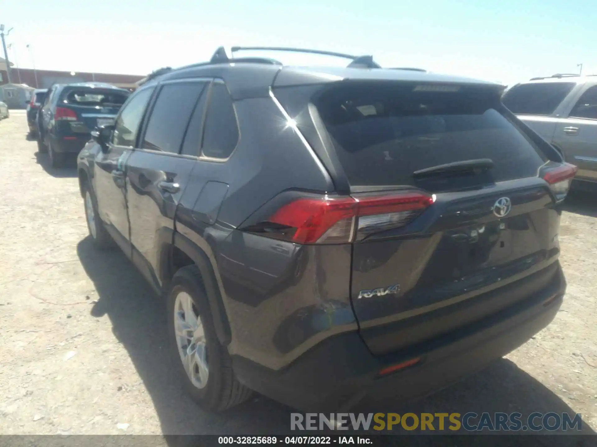 3 Фотография поврежденного автомобиля JTMW1RFV1KD512134 TOYOTA RAV4 2019