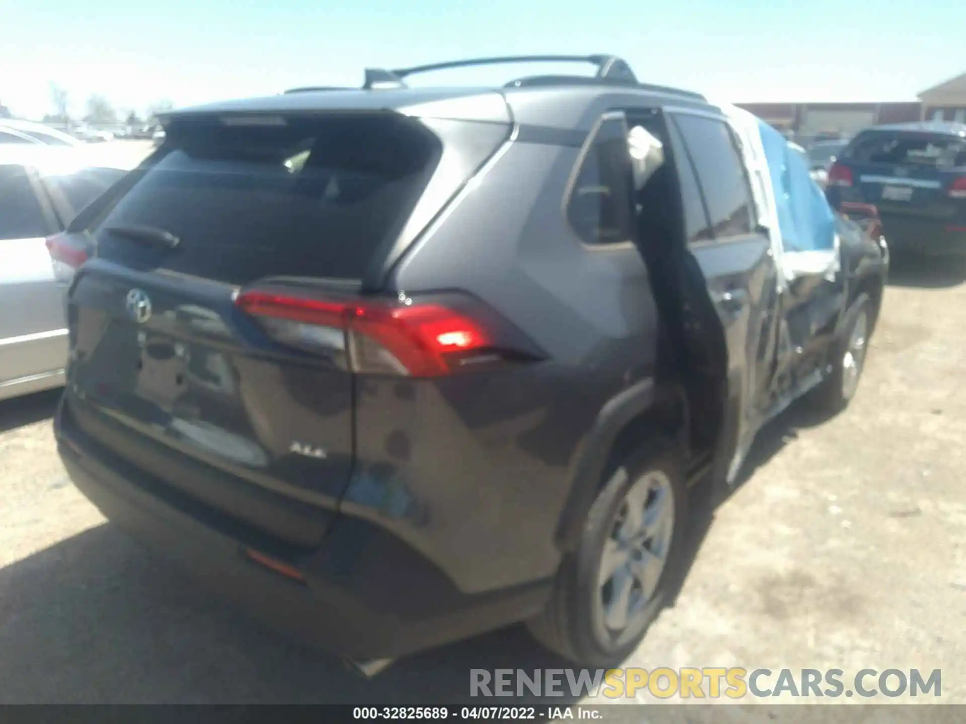 4 Фотография поврежденного автомобиля JTMW1RFV1KD512134 TOYOTA RAV4 2019