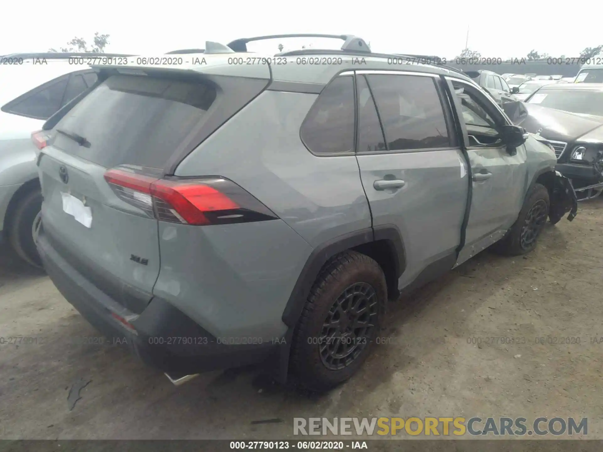 4 Photograph of a damaged car JTMW1RFV1KJ005395 TOYOTA RAV4 2019