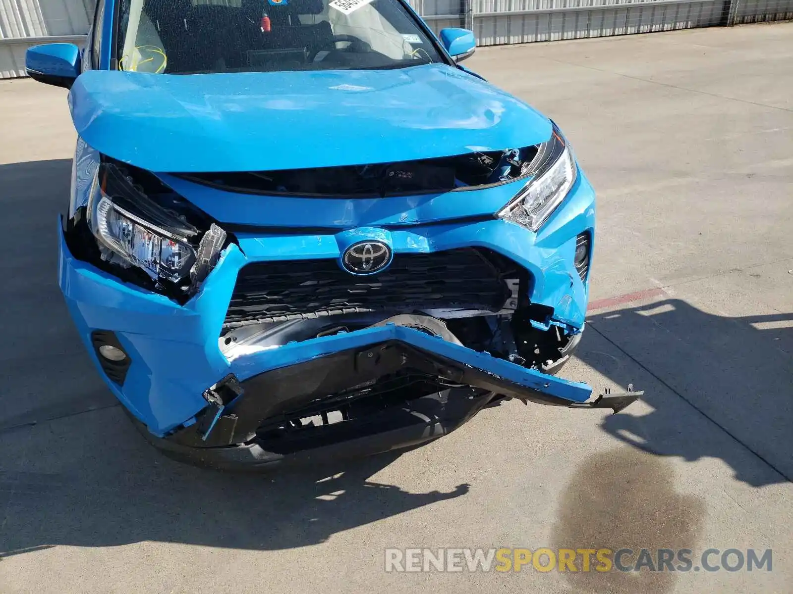 9 Photograph of a damaged car JTMW1RFV2KD009650 TOYOTA RAV4 2019