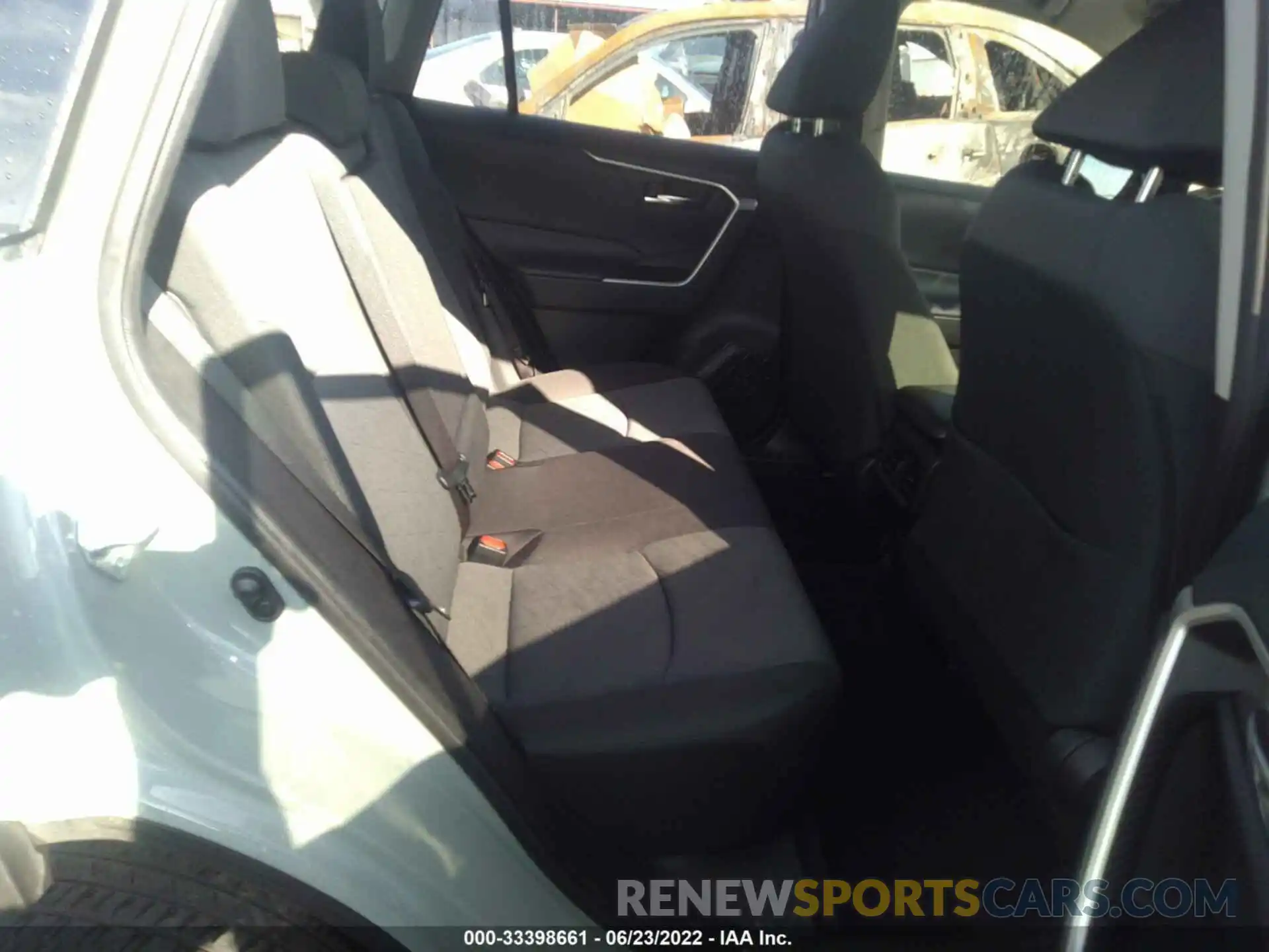 8 Фотография поврежденного автомобиля JTMW1RFV2KD022267 TOYOTA RAV4 2019