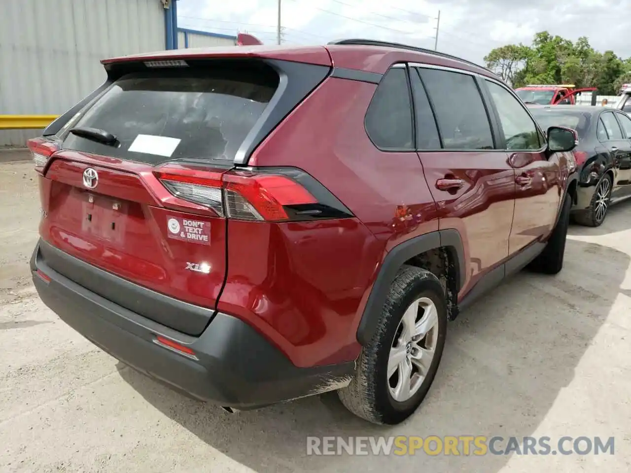 4 Photograph of a damaged car JTMW1RFV2KD029686 TOYOTA RAV4 2019