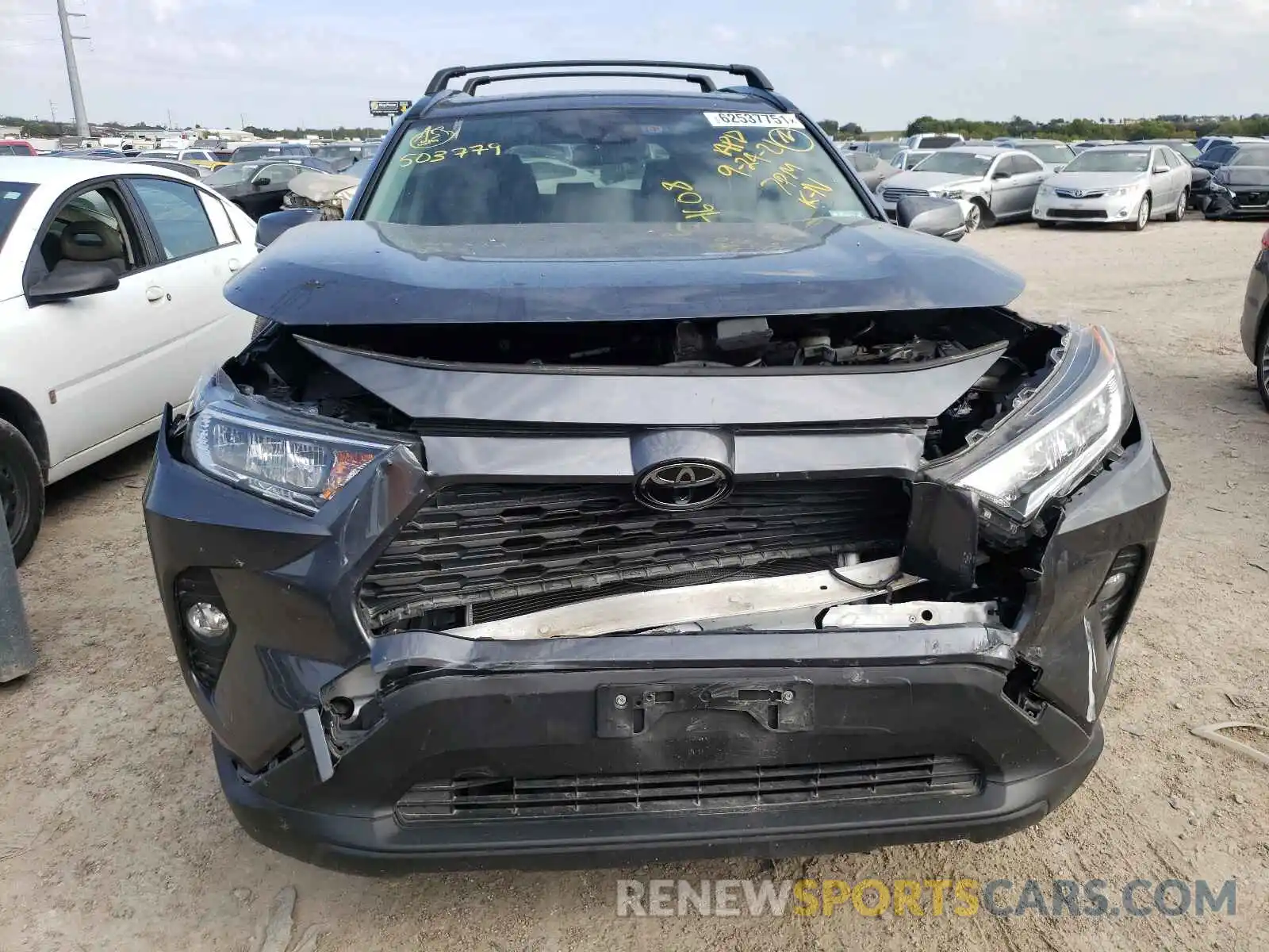 9 Photograph of a damaged car JTMW1RFV2KD503779 TOYOTA RAV4 2019