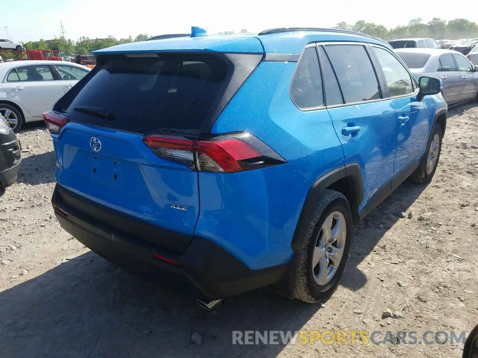 4 Фотография поврежденного автомобиля JTMW1RFV2KJ014428 TOYOTA RAV4 2019