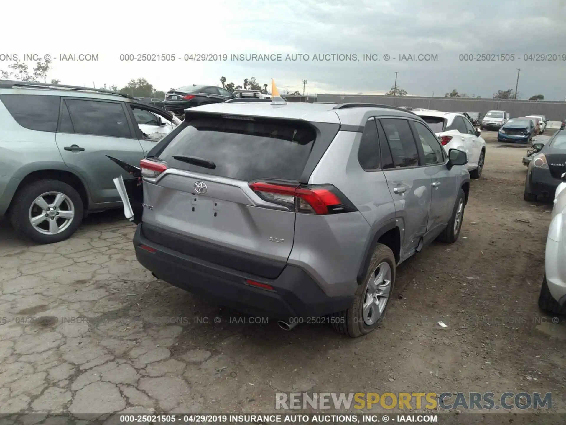 4 Фотография поврежденного автомобиля JTMW1RFV3KD004876 TOYOTA RAV4 2019