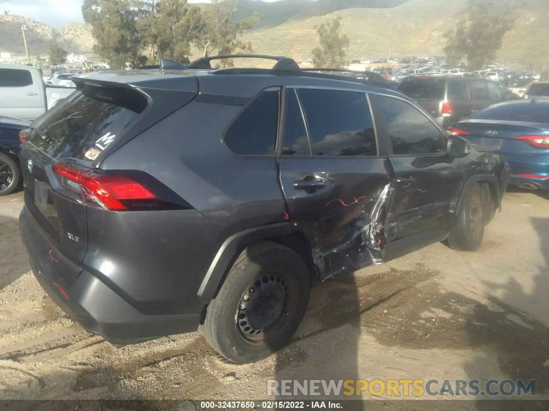 4 Photograph of a damaged car JTMW1RFV3KD008023 TOYOTA RAV4 2019