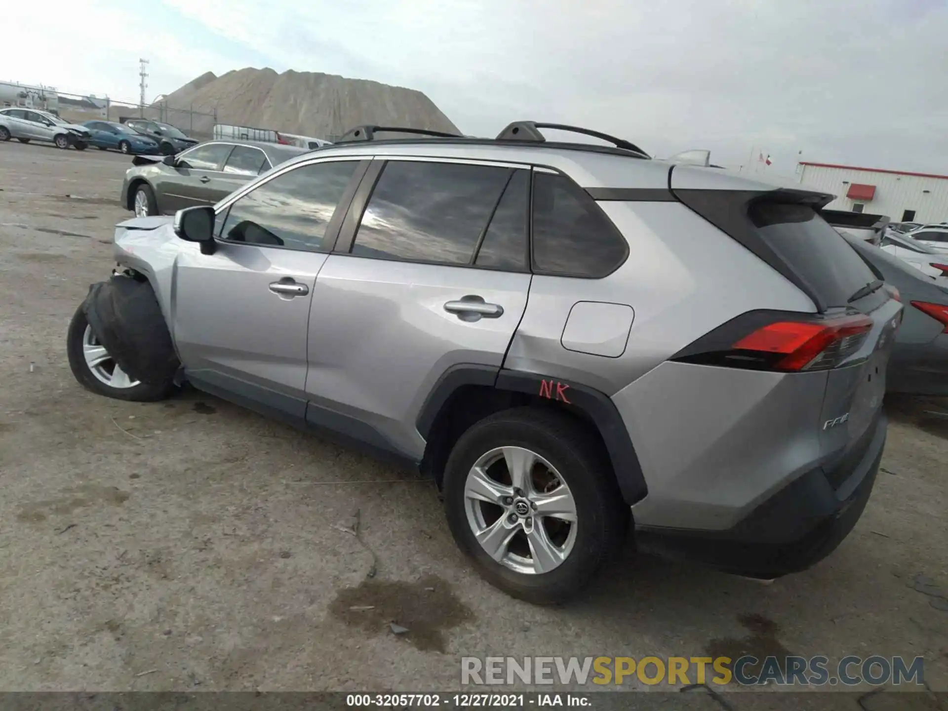 3 Фотография поврежденного автомобиля JTMW1RFV3KD010984 TOYOTA RAV4 2019