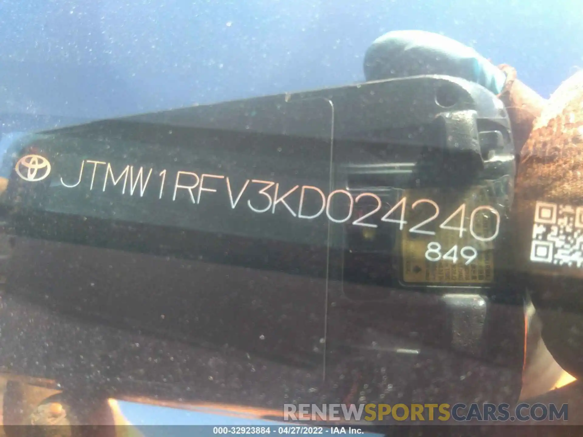 9 Фотография поврежденного автомобиля JTMW1RFV3KD024240 TOYOTA RAV4 2019