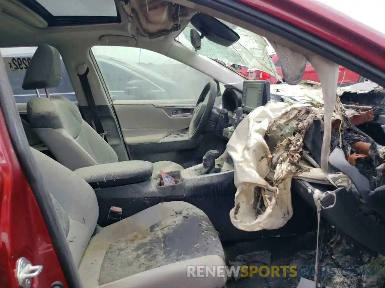 5 Photograph of a damaged car JTMW1RFV3KD024657 TOYOTA RAV4 2019