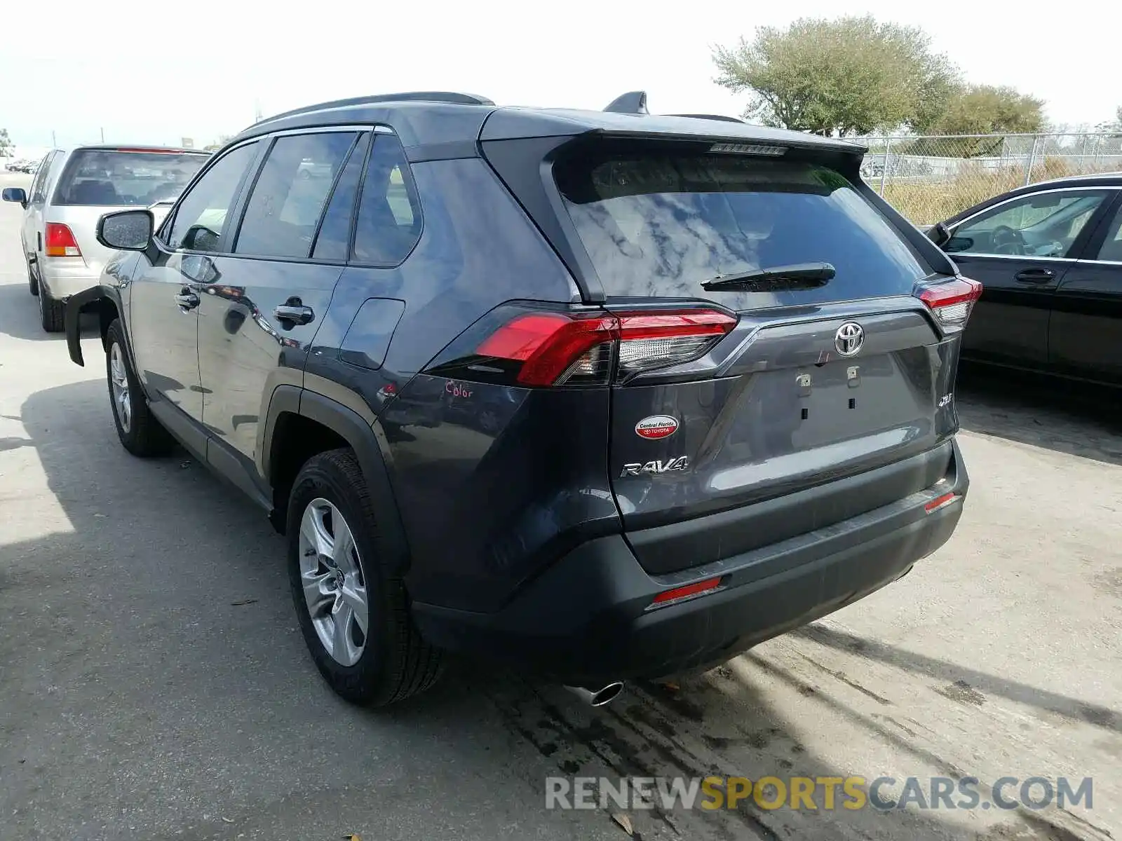 3 Фотография поврежденного автомобиля JTMW1RFV3KD039790 TOYOTA RAV4 2019