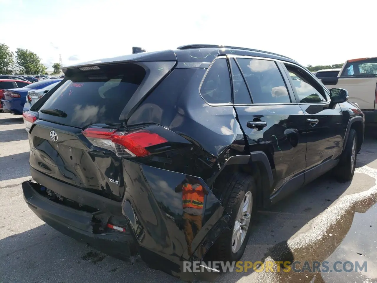 4 Photograph of a damaged car JTMW1RFV3KD503306 TOYOTA RAV4 2019