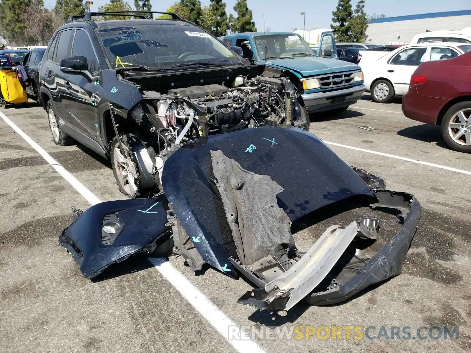 1 Фотография поврежденного автомобиля JTMW1RFV3KD504486 TOYOTA RAV4 2019