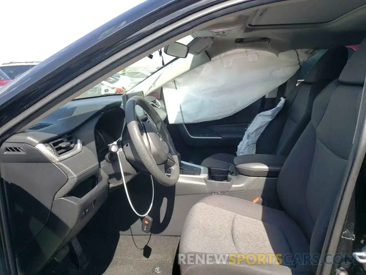 5 Photograph of a damaged car JTMW1RFV3KJ011859 TOYOTA RAV4 2019