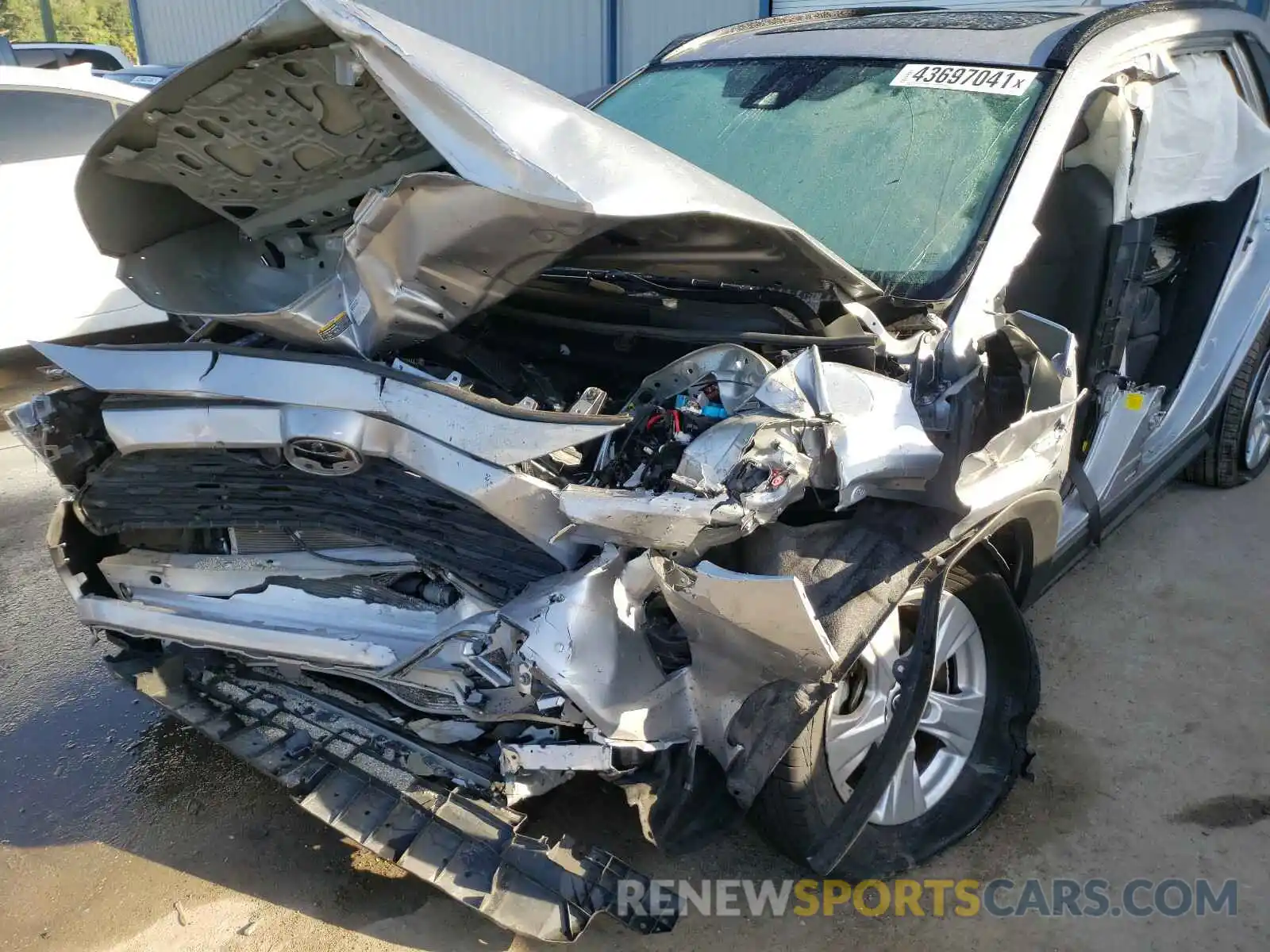 9 Photograph of a damaged car JTMW1RFV3KJ012607 TOYOTA RAV4 2019