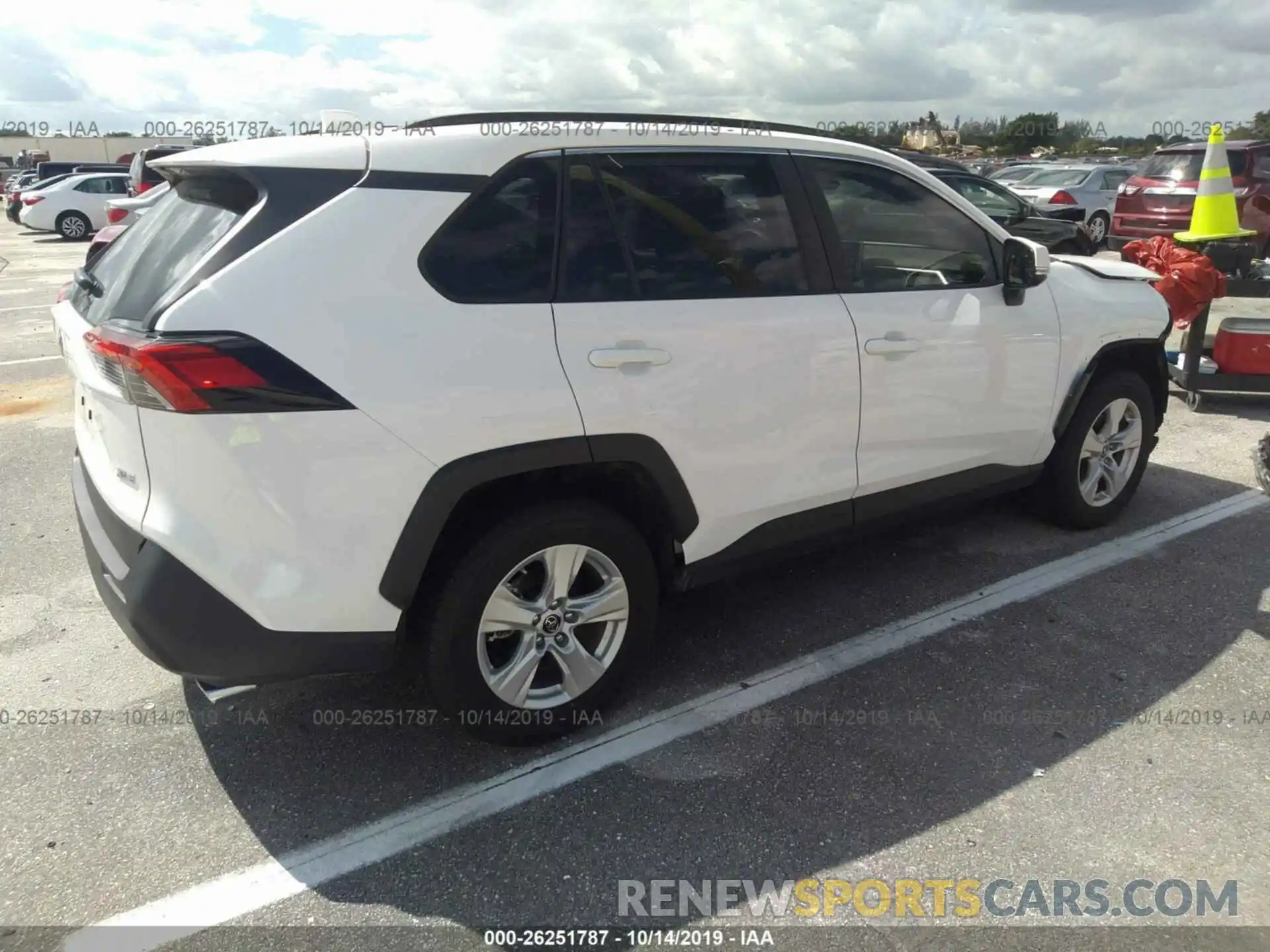 4 Photograph of a damaged car JTMW1RFV4KD008810 TOYOTA RAV4 2019